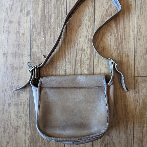 Vintage Coach Small Shoulder Bag №9530 in Putty - Picture 2 of 10